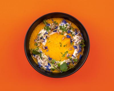 Se opskrift og hvordan du laver varm gulerodssuppe direkte i blenderen